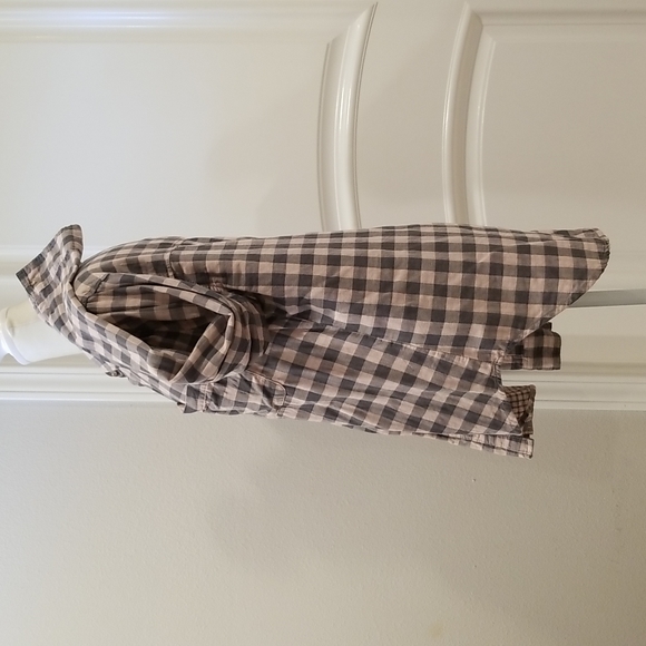 Hollister Pink and Grey Button Down Shirt - Picture 2 of 5